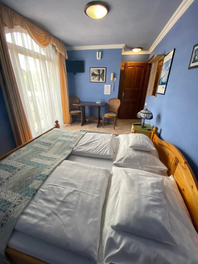 Fehér Hattyú Panzió Orosháza Exterior foto