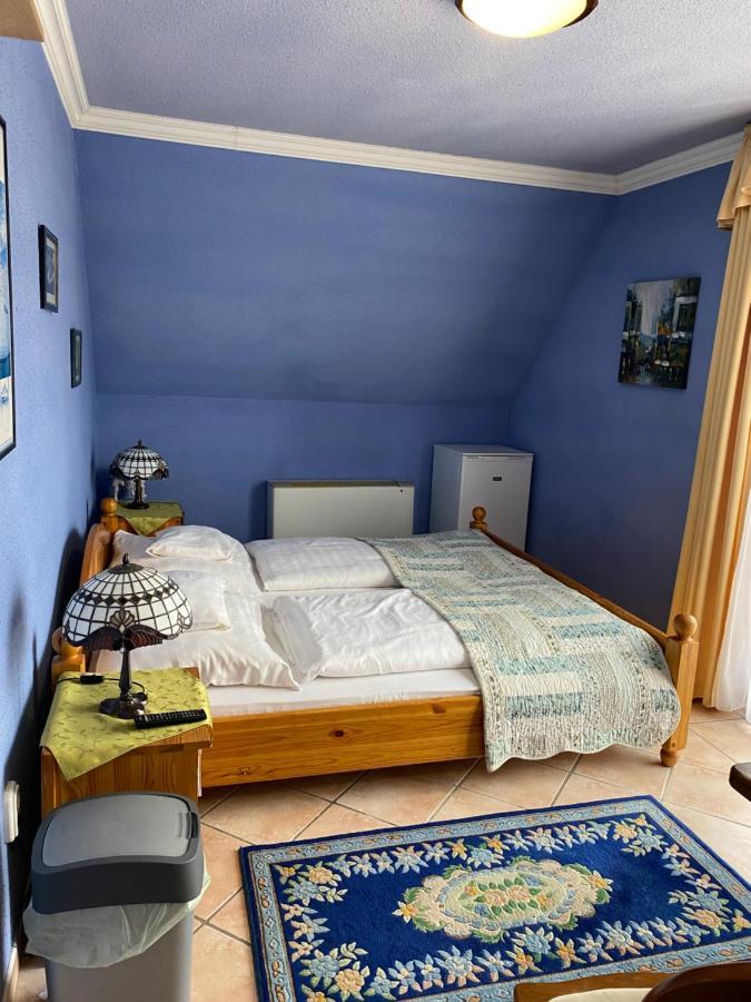 Fehér Hattyú Panzió Orosháza Exterior foto