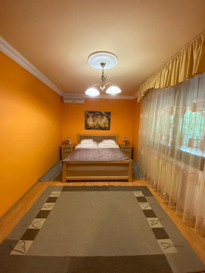 Fehér Hattyú Panzió Orosháza Exterior foto